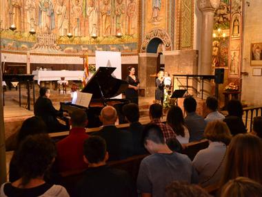 MARIA MAGDALENA GELABERT AMB LA A D’OR