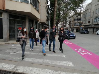 El batle, Miquel Oliver, i la presidenta Catalina Cladera, passejaren per l'avinguda del Torrent acompanyats dels regidors i veïns. 