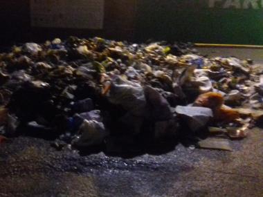 La càrrega del camió es va incendiar. 