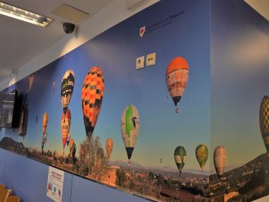 Fotografia instal·lada a la sala d'Urgències de l'Hospital de Manacor. 