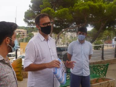 Miquel Oliver, Artur Aguiló i Sebastià Nadal durant la roda de premsa. 