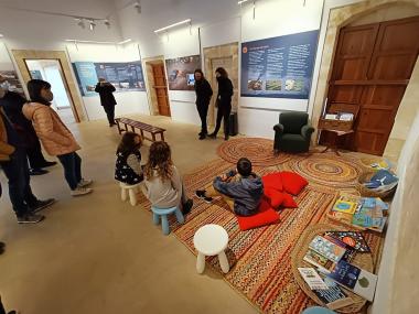 Inauguració de l'exposició 'El canvi climàtic també depèn de tu', aquest diumenge al Museu d'Història de Manacor. 