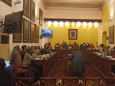 El ple en el moment de la votació del nou reglament per a la circulació de vehicles en espais naturals. 