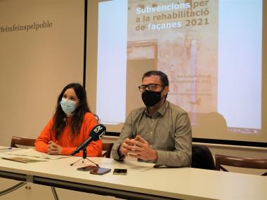 El batle de Manacor, Miquel Oliver, i la delegada d'Urbanisme, Núria Hinojosa, han fet balanç de 'Manacor, posa't guapa'. 