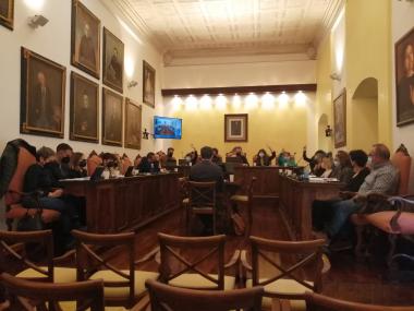 Ple municipal d'abril. 