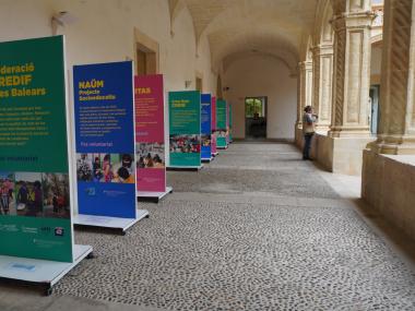 El Claustre de Sant Vicenç Ferrer acull l'exposició fins dia 26 de maig. 