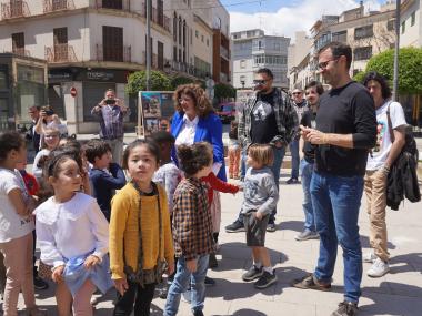 Els més petits han gaudit de la figura de l'àguila i en Bernadet. 