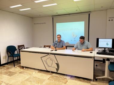 El batle, Miquel Oliver, amb el delegat de Medi Ambient, Sebastià Llodrà, aquest dilluns en roda de premsa. 