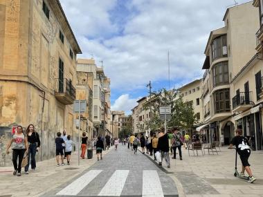 La plaça del Cós en una imatge recent després d'haver-se convertit en zona pacificada. 