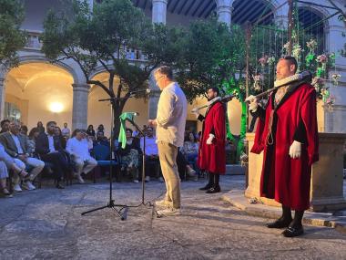 El batle, Miquel Oliver, durant la seva intervenció. 