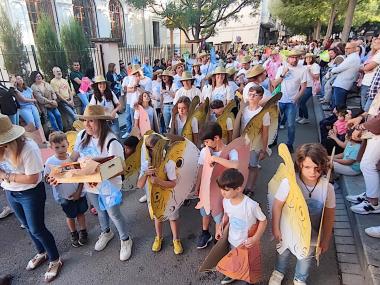 Desfilada de Carrosses i Comparses de les Fires i Festes de Primavera 2024. 
