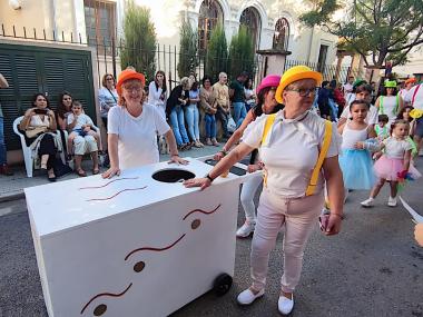 Desfilada de Carrosses i Comparses de les Fires i Festes de Primavera 2024. 