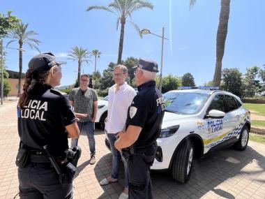 El batle de Manacor, Miquel Oliver, amb el delegat de la Policia Local, Sebastià Llodrà, i l'inspector en cap de l'UTC de Porto Cristo, Angel Duró. 