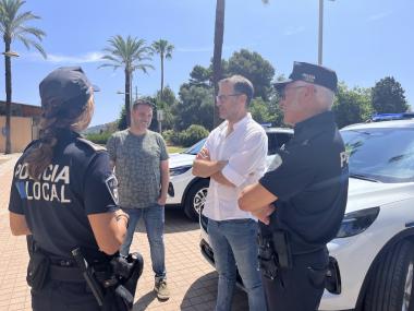 El batle de Manacor, Miquel Oliver, amb el delegat de la Policia Local, Sebastià Llodrà, i l'inspector en cap de l'UTC de Porto Cristo, Angel Duró. 
