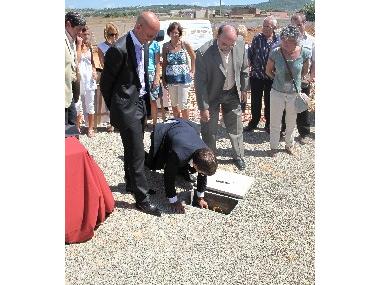 COL·LOCACIÓ DE LA PRIMERA PEDRA DEL NOU COL·LEGI D'EDUCACIÓ PRIMÀRIA I INFANTIL.