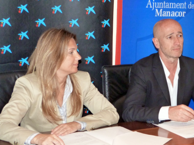 Signatura Conveni entre Ajuntament de Manacor i La Caixa	