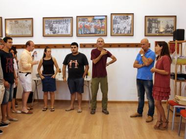 RECEPCIÓ DELS COSSIERS DE MANACOR  A L'ESCOLA MUNICIPAL DE MALLORQUÍ