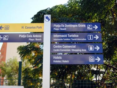 NOVA SENYALITZACIÓ DELS INDRETS  D'INTERÈS TURÍSTIC A CALES DE MALLORCA