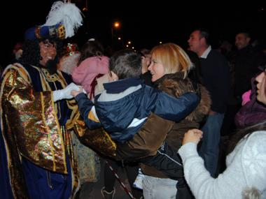 Els Reis d'Orient arribaren a Manacor amb regals, música i caramels