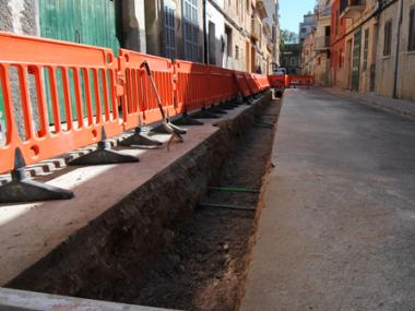 JA S'HAN INICIADES EN EL CARRER SALUT  LES OBRES DE MILLORA A DISTINTS CARRERS DEL CENTRE DE MANACOR