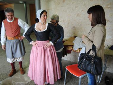 L'ESCOLA MUNICIPAL DE MALLORQUÍ DIVULGA  ENTRE ELS ESCOLARS DEL MUNICIPI  LA INDUMENTÀRIA DE MALLORCA EN EL SEGLE XVIII