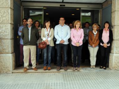 L'AJUNTAMENT DE MANACOR GUARDA UN MINUT DE SILENCI  PER LA MORT D'ISABEL CARRASCO
