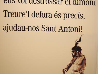 PRESENTACIÓ DELS GRAVATS, DONATS PEL  DIBUIXANT TONI GALMÉS, AMB MOTIU DE  LES FESTES DE SANT ANTONI 2015