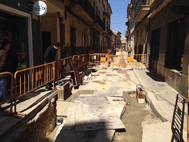 CANVI DE PAVIMENT I NOVA XARXA D'AIGUA POTABLE EN EL CARRER FRANCESC GOMILA DE MANACOR