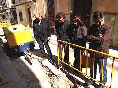 CANVI DE PAVIMENT I NOVA XARXA D'AIGUA POTABLE EN EL CARRER FRANCESC GOMILA DE MANACOR