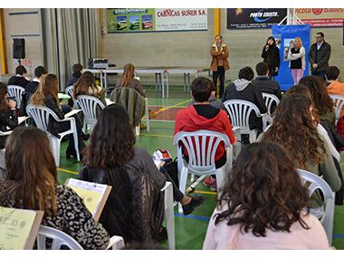 Prop de 500 alumnes de la comarca se citen a Manacor per resoldre els 30 reptes matemàtics de les proves Cangur