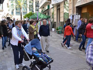 La II Fira Stocks Fora! mostra la diversitat comercial i empresarial de Manacor al centre de vianants