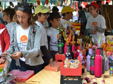 245 alumnes emprenedors de la comarca mostren a Manacor les idees, les cooperatives i les ONG solidàries que han creat