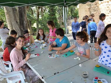 Més de 300 escolars celebren a Manacor el Dia Internacional dels Museus i aprenen del passat a la torre dels Enagistes