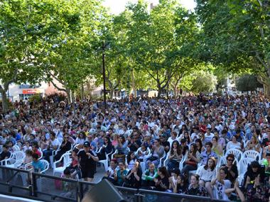 Els alumnes de les acadèmies de dansa demostren el seu talent davant centenars de persones amb l'espectacle Manacor Balla