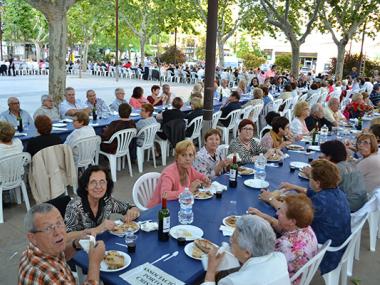 La Trobada de Gent Gran de Fires i Festes aplega vuit associacions de tercera edat i prop de 500 persones 