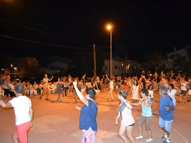Uns focs d’artifici espectaculars, ball i l’animació dels gegants posen el punt i final a nou dies de festa i activitats a s’Illot