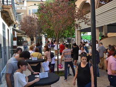 Els productes de la plaça de ses Verdures, la gastronomia i la música tornen a ser els protagonistes del 'Vermutejant' 
