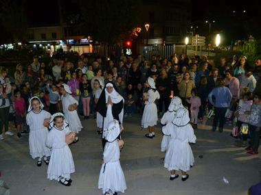 Les Dames de Santa Catalina fan lluir la part més tradicional de les festes d'aquesta barriada manacorina