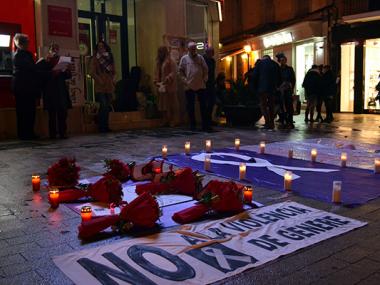 La ciutadania de Manacor condemna les violències masclistes amb un acte reivindicatiu i d'homenatge a les víctimes
