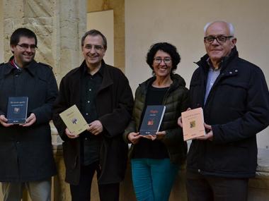 Els quatre autors guanyadors dels Premis Ciutat de Manacor presenten l'edició en paper de les seves obres literàries