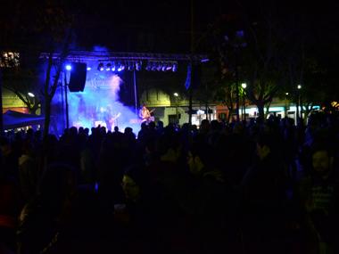 El concert Nadal Col·lectiu i la festa de la nit de Cap d’Any donen una benvinguda multitudinària al 2017