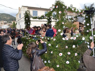 Les beneïdes de Son Macià se celebren desafiant el mal temps i fan seves les arrels pageses d'aquest nucli manacorí