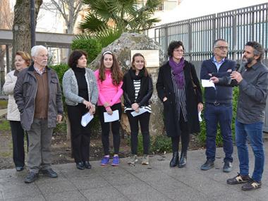 Manacor fa créixer l'ofrena floral a l'obelisc dedicat a Alcover