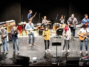 El Campus Rock Manacor fa pujar a l’escenari el talent de 28 joves amb ganes d’aprendre dels professionals de la música