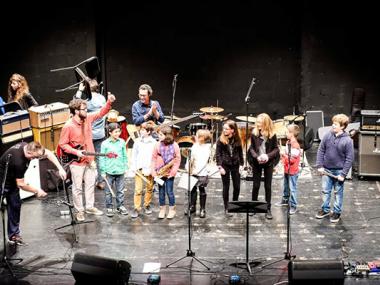 El Campus Rock Manacor fa pujar a l’escenari el talent de 28 joves amb ganes d’aprendre dels professionals de la música
