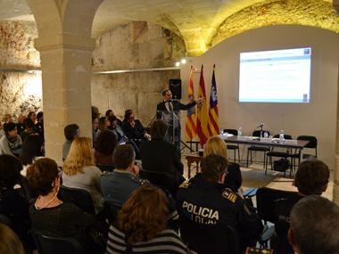 Els policies tutors de Balears actuaren en més de 5.700 ocasions durant el curs passat per garantir la seguretat dels menors
