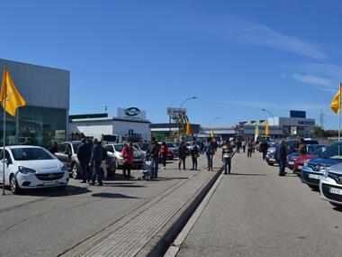 Centenars de persones acudeixen a la XVII Fira de Vehicles d’Ocasió i els organitzadors es mostren satisfets amb les vendes