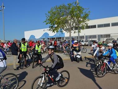 La III Bicicletada Solidària de l’IES Porto Cristo fa camí cap a sa Coma a favor de la Fundació Campaner