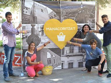 Els comerços que formen part del col·lectiu Manacoritza’t conviden tothom a tastar el pastís de pobre més gran de tots