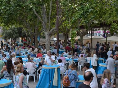 La fantasia de la desfilada de carrosses i comparses i la jornada de cuina posen punt i final a les Fires i Festes